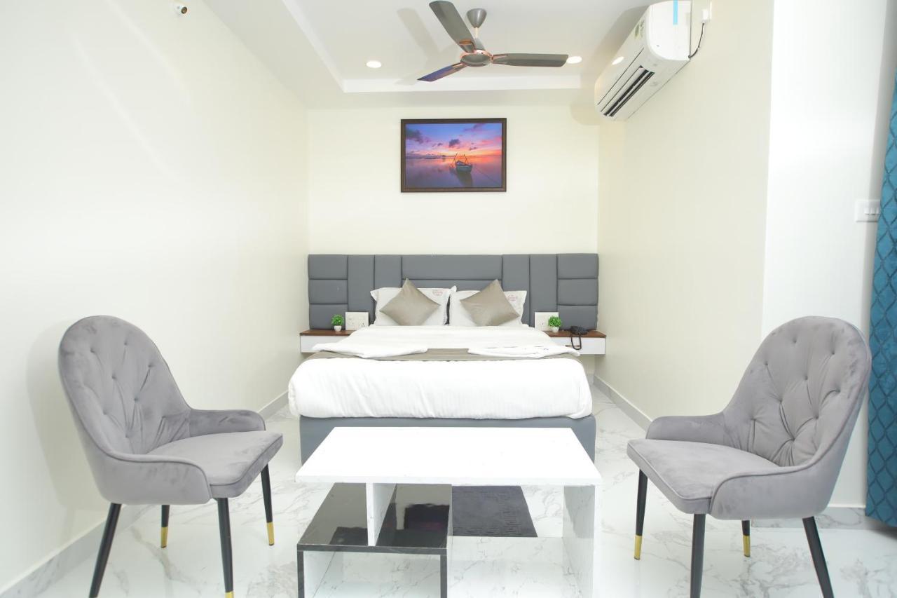 Radha Rani Residency Hotel Khammam Exterior photo